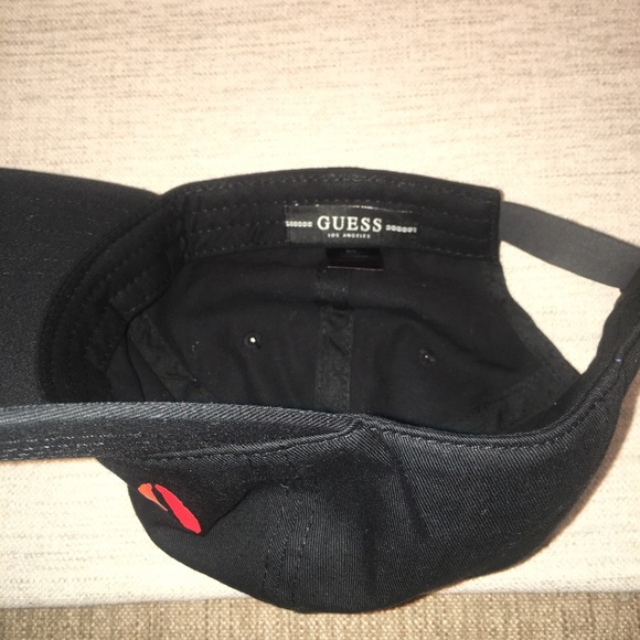 Guess Cap - Picture 5 of 6